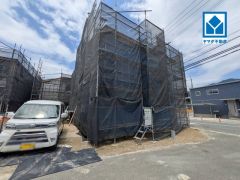 シンプルでいつまでも飽きのこないデザインが周囲の環境に調和し、どんなご家族にもフィットするデザインです。