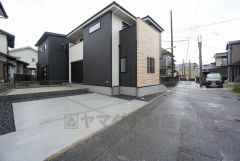 角地のため、日当たり・通風良好。明るく快適な住環境です。 道路に面する面が多く、採光や通風に優れた快適な暮らしを実現。