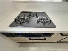 3口コンロなので、効率よくお料理が楽しめます。毎日のお料理も楽しくなりますね＾＾