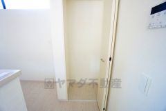 キッチン横パントリー収納。食器やキッチン用品、食料品の保存に便利です＾＾