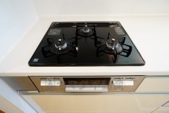 同仕様写真。3口コンロなので、効率よくお料理が楽しめます。毎日のお料理も楽しくなりますね＾＾