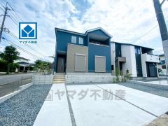 スーパー・コンビニ・ドラッグストアまで徒歩7分圏内とお買い物が便利＾＾閑静な住宅街。角地で陽当り風通し良好です＾＾