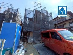 シンプルでいつまでも飽きのこないデザインが周囲の環境に調和し、どんなご家族にもフィットするデザインです。