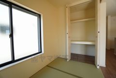 タタミコーナーはくつろぎスペースや接待部屋など、様々な用途がありとても重宝します。