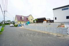前面道路は公道東側約5.3ｍ。イオン福岡店まで車で約10分（3.1ｋｍ）