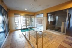 きれいに保たれたエントランスが安らぎに満ちた暮らしへ誘います。