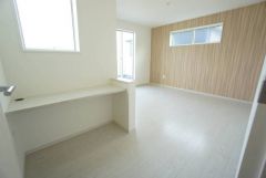 住む人のこだわりを活かす洋室＾＾日当たりがよく、寝室としての利用もおすすめ。広めのクローゼットもあり荷物もすっきり片付けれ、ゆとりのある暮らしが出来ます＾＾