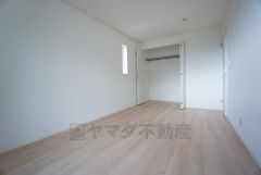 全居室に収納完備。下段を引き出し収納にするなど、空いたスペースを有効活用すれば収納力がグッと高まります。常に整理整頓されたお部屋は気持ちがいいです＾＾