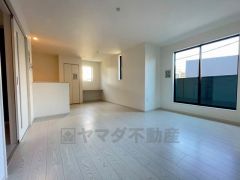 家族が集まる開放的なリビング。約16帖の大空間で毎日のお食事が楽しみです＾＾思い思いの時間を過ごしたり、家族みんなで食事をしたり、素敵な団らんの場になりますね。