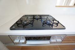 3口コンロなので、効率よく調理ができます。毎日のお料理が楽しくなりますね。