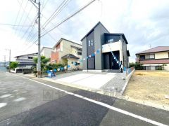 前面道路は東側約4.6ｍ。 交通量が少ないため小さなお子様がいるご家庭も安心です＾＾ 2沿線利用。駐車3台。