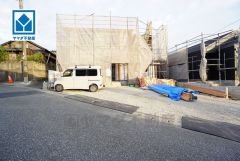 現地（2025年10月）撮影。駐車もらくらくの敷地面積60坪以上。快適でゆとりのある生活空間で新生活を始めましょう^^