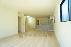 家族が集まる開放的なリビング。約22.3帖の大空間で毎日のお食事が楽しみです＾＾思い思いの時間を過ごしたり、家族みんなで食事をしたり、素敵な団らんの場になりますね。