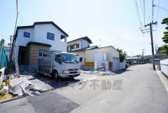 前面道路含む現地写真。