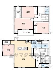 開放感がありオシャレなアイランドキッチン＾＾ダイニングとの行き来がしやすく作業がはかどります。さらに、お掃除しやすいオールフローリング＾＾収納スペースも豊富です。