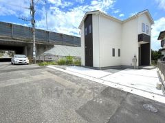 大野城市コミュニティバスまどか号「大城4丁目第2」停徒歩4分。