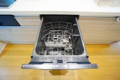 家事の時間が短縮できる食器洗浄乾燥機付。後片付けもラクラクです。