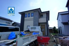 ＪＲ筑豊本線「桂川」駅自転車で約11分（1.7ｋｍ）西鉄バス「土居四角」停徒歩2分。通勤や通学に便利＾＾