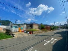 前面道路は南側6.7ｍ、北西側7.5ｍと広く駐車がスムーズにできます＾＾