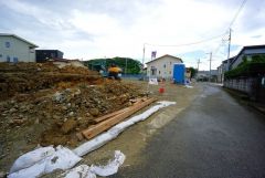 前面道路は交通量が少なく、小さなお子様がいるご家庭も安心です。