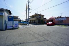前面道路は交通量が少なく小さなお子様がいるご家庭も安心です＾＾