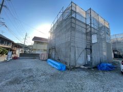 駐車スペースはゆとりある2台分を確保。マイカー用に、お客さま用に、余裕を持ってご利用いただけます。