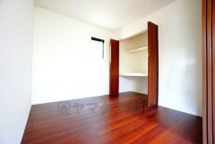 ＬＤＫに隣接する洋室です。様々な使用用途で活躍しそうです。