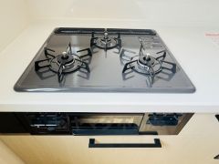 3口コンロなので、効率よくお料理が楽しめます。毎日のお料理も楽しくなりますね＾＾