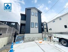ＪＲ香椎線、地下鉄空港線、ＪＲ篠栗線の3沿線利用でき通勤や通学などに便利です＾＾全居室に収納有＾＾周辺環境も充実しています＾＾