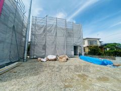西鉄都府楼前駅まで徒歩8分。 光熱費を節約できるオール電化住宅＾＾南向きで日当り風通し良好です＾＾