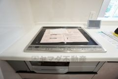 汚れてもサッとふける、お手入れのしやすいIHクッキングヒーター。オール電化なので経済的です。