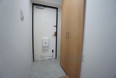 たっぷり収納できるシューズボックスです。家族全員の靴がきれいに整頓できます。すっきりとした空間になりますね＾＾