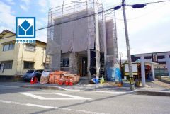 西鉄天神大牟田線「白木原」駅徒歩1分。ＪＲ鹿児島本線「大野城」駅徒歩7分＾＾