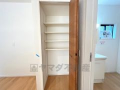 パントリーは食料品や日用品を収納するのに重宝します＾＾