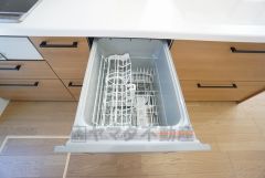 家事の時間が短縮できる食器洗浄乾燥機付。後片付けもラクラクです。