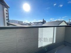 お天気の良い日はお洗濯物がよく乾きそうな日当たり良好のバルコニー＾＾