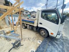 駐車スペースはゆとりある2台分を確保。マイカー用に、お客さま用に、余裕を持ってご利用いただけます。