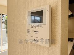 防犯性、セキュリティ対策に安心できるテレビモニター付きインターフォンです。セールスマン対策にもなり安心できます。