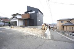 前面道路は、大型車の通行がほとんどなく、騒音や振動が少ないので静かで快適な生活を送れます。