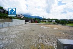 敷地面積広々83坪。西鉄バス山ノ下停徒歩3分。お庭付き＾＾