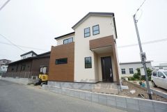 原田小学校：徒歩約12分 宇美東中学校：徒歩約9分お子様の通学が安心の距離です＾＾宇美駅：自転車で約9分。
