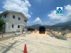コンビニ徒歩10分＾＾10年間の瑕疵保証が付いた安心の新築戸建。最新の設備で気持ちの良い新生活を送りませんか。
