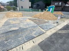 駐車スペースはゆとりある2台分を確保。マイカー用に、お客さま用に、余裕を持ってご利用いただけます^^