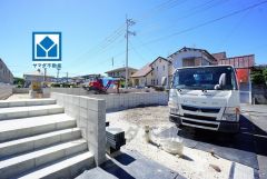西鉄バス南山手入口徒歩3分。並列駐車3台＾＾イオン大野城ショッピングセンターまで車で約17分（5.3ｋｍ）