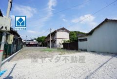 イオン穂波ショッピングセンター徒歩4分＾＾車で約1分（300ｍ）お買い物に便利です。西鉄バス「枝国三区」停徒歩4分＾＾