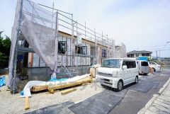 カースペースは4台確保＾＾ご夫婦で1台ずつとご友人の方や来客時に困りません＾＾西鉄バス「潤野橋」停まで徒歩6分＾＾