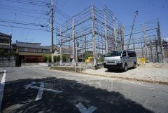 前面道路は南西側10.4ｍ、北西側に9.04ｍ。お車の離合もスムーズです＾＾ 大野城イオンまで車で約13分＾＾（3.9ｋｍ） ショッピングを楽しめます＾＾