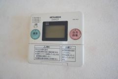 お風呂から通話ができるタイプの給湯器リモコンです。お子さんや高齢の方が一人で入られる時も安心ですね＾＾