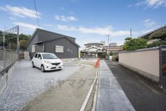 前面道路は北西側約4ｍ。