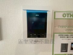 防犯性、セキュリティ対策に安心できるテレビモニター付きインターフォンです。セールスマン対策にもなり安心できます。